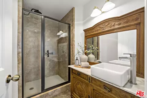 Bath - 38675 Green Meadow Rd, Temecula, CA 92592 photo 3 of 4