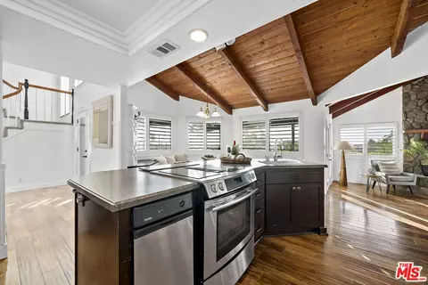 Kitchen - 38675 Green Meadow Rd, Temecula, CA 92592 photo 4 of 5