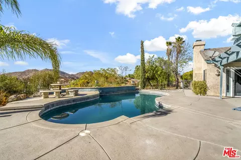 Exterior - 38675 Green Meadow Rd, Temecula, CA 92592 photo 6 of 18