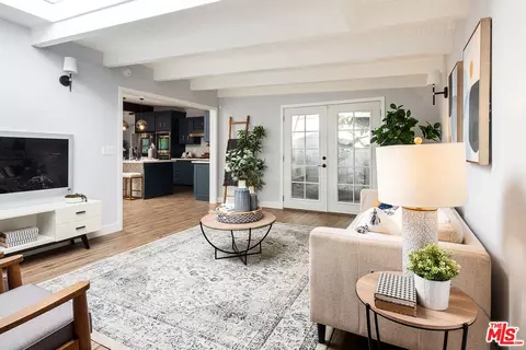 3814 Shannon Rd, Los Angeles, CA 90027