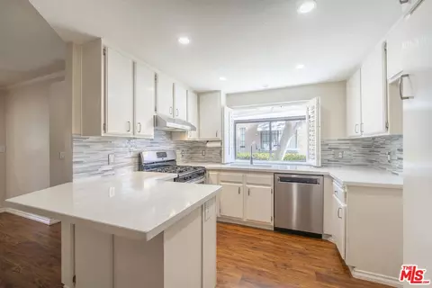 3515 W Greentree Cir #B, Anaheim, CA 92804