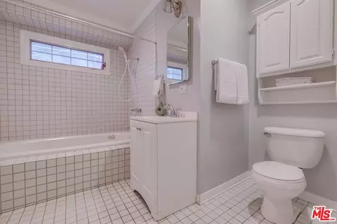 Bath - 5519 Costello Ave, Sherman Oaks, CA 91401 photo 1 of 5