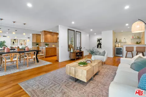 1121 N Olive Dr #213, West Hollywood, CA 90069