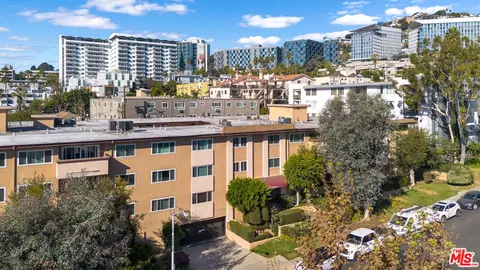 1121 N Olive Dr #213, West Hollywood, CA 90069