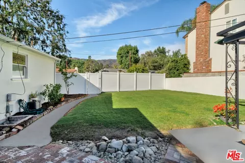Exterior - 1901 Montecito Dr, Glendale, CA 91208 photo 6 of 14