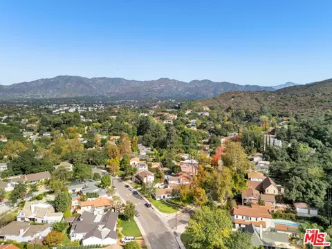View/Area - 1901 Montecito Dr, Glendale, CA 91208 photo 4 of 5