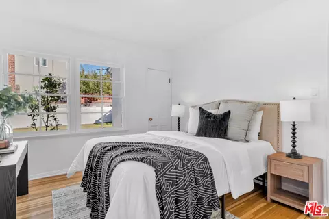 Bedroom - 1901 Montecito Dr, Glendale, CA 91208 photo 2 of 11
