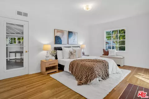 Bedroom - 1901 Montecito Dr, Glendale, CA 91208 photo 6 of 11