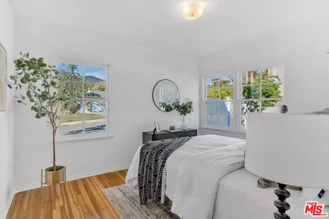 Bedroom - 1901 Montecito Dr, Glendale, CA 91208 photo 1 of 11