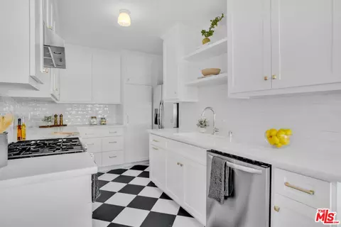 Kitchen - 1901 Montecito Dr, Glendale, CA 91208 photo 1 of 2