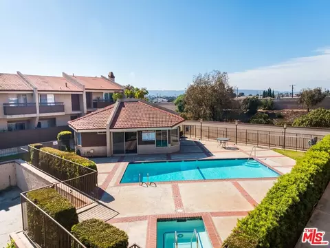 22539 S Figueroa St #402, Carson, CA 90745
