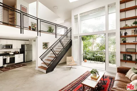 834 E 4th St #13, Long Beach, CA 90802