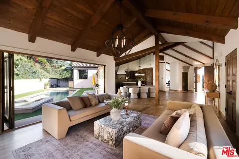 7935 Oceanus Dr, Los Angeles, CA 90046