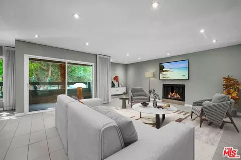 1888 Greenfield Ave #102, Los Angeles, CA 90025