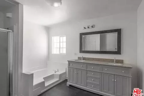 Bath - 50752 252nd St, Lancaster, CA 93536 photo 3 of 3