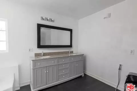 Bath - 50752 252nd St, Lancaster, CA 93536 photo 2 of 3