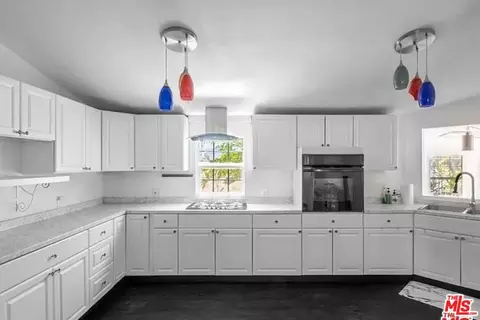 Kitchen - 50752 252nd St, Lancaster, CA 93536 photo 1 of 2