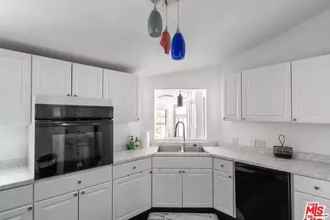Kitchen - 50752 252nd St, Lancaster, CA 93536 photo 2 of 2