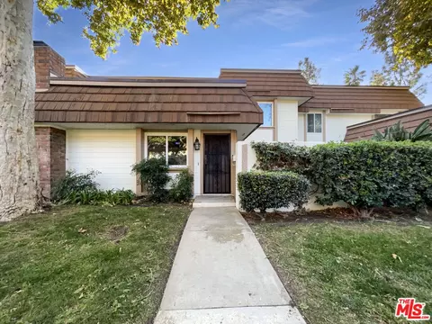 10100 Larwin Ave #3, Chatsworth, CA 91311