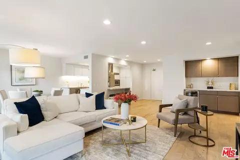 1221 N Kings Rd #206, West Hollywood, CA 90069