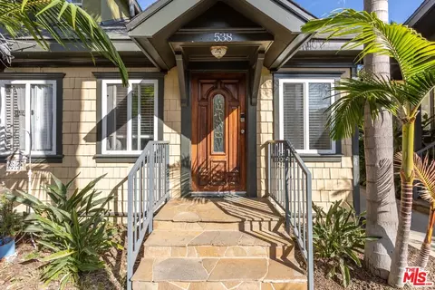 Exterior - 534 Maine Ave, Long Beach, CA 90802 photo 3 of 4