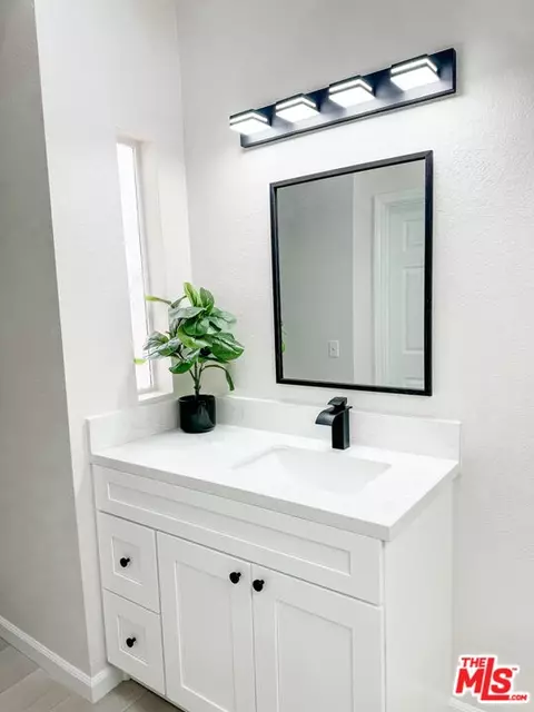Bath - 159 Avocado Ave, Perris, CA 92571 photo 4 of 4