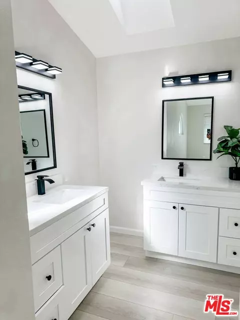 Bath - 159 Avocado Ave, Perris, CA 92571 photo 3 of 4