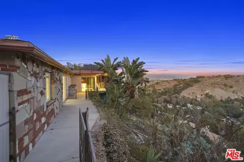 4018 Cody Rd, Sherman Oaks, CA 91403