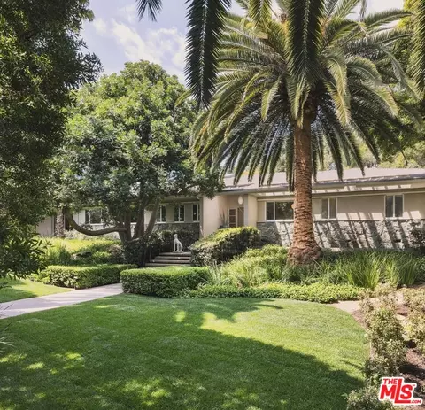 2011 Cummings Dr, Los Angeles, CA 90027
