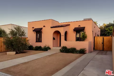 2948 S Norton Ave, Los Angeles, CA 90018
