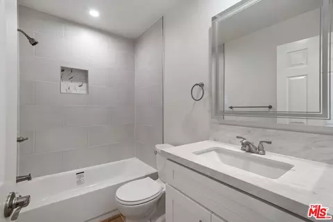 Bath - 1360 Cresta Rd, Corona, CA 92879 photo 1 of 4