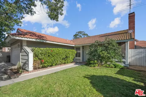 Exterior - 1360 Cresta Rd, Corona, CA 92879 photo 2 of 5