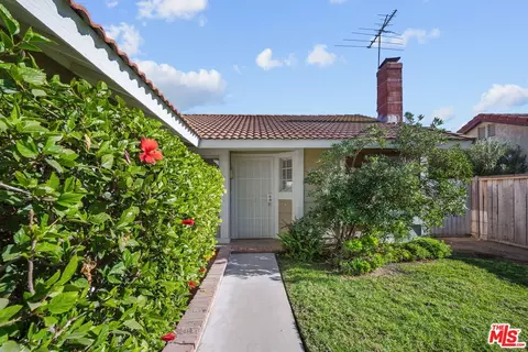 Exterior - 1360 Cresta Rd, Corona, CA 92879 photo 3 of 5
