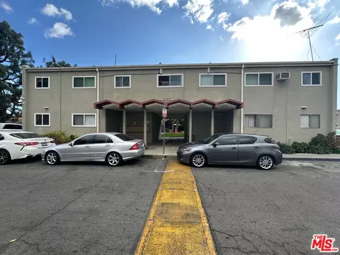 7127 Coldwater Canyon Ave #3, North Hollywood, CA 91605