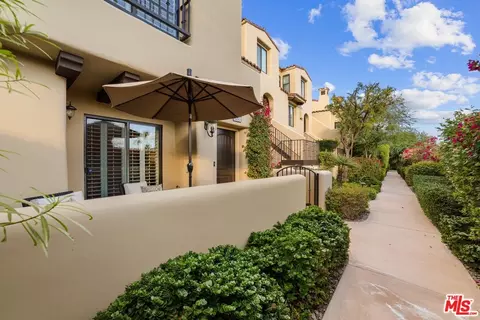 1041 S Villorrio Dr, Palm Springs, CA 92262