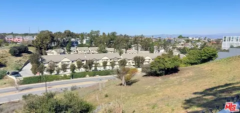 4600 Don Lorenzo Dr #26, Los Angeles, CA 90008