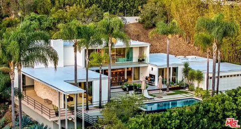 1136 San Ysidro Dr, Beverly Hills, CA 90210