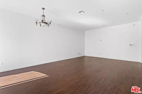 Living - 7223 Baird Ave #104, Reseda, CA 91335 photo 3 of 5