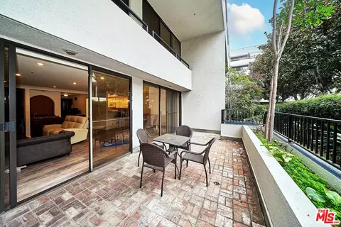 880 W 1st St #202, Los Angeles, CA 90012