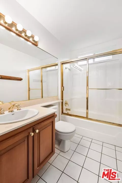 Bath - 11434 Edenberg Ave, Porter Ranch, CA 91326 photo 4 of 4