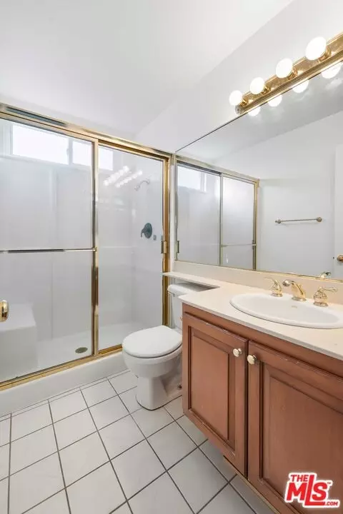Bath - 11434 Edenberg Ave, Porter Ranch, CA 91326 photo 1 of 4