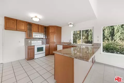 Kitchen - 11434 Edenberg Ave, Porter Ranch, CA 91326 photo 2 of 5