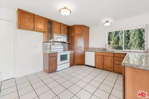 Kitchen - 11434 Edenberg Ave, Porter Ranch, CA 91326 photo 1 of 5