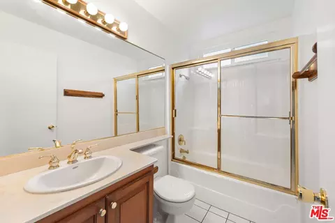 Bath - 11434 Edenberg Ave, Porter Ranch, CA 91326 photo 3 of 4