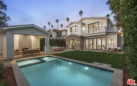 975 S Bundy Dr, Los Angeles, CA 90049