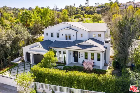 4143 Hayvenhurst Dr, Encino, CA 91436