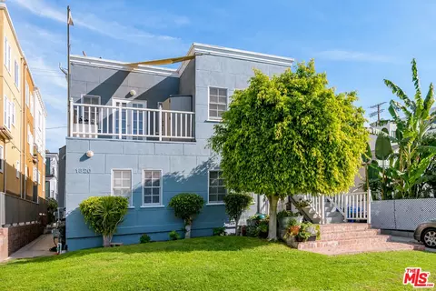 1820 S Barrington Ave, Los Angeles, CA 90025