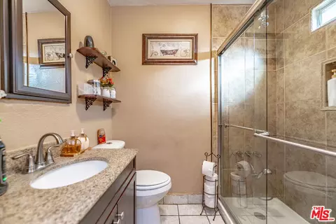 Bath - 910 W W Elm St, Compton, CA 90221 photo 2 of 3