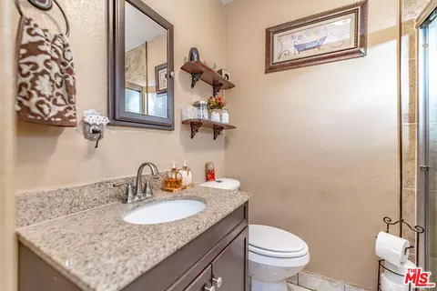 Bath - 910 W W Elm St, Compton, CA 90221 photo 3 of 3
