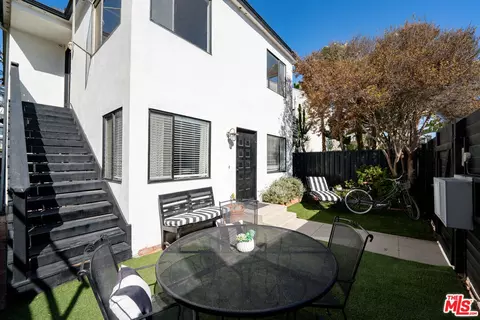 23 18th Ave, Venice, CA 90291